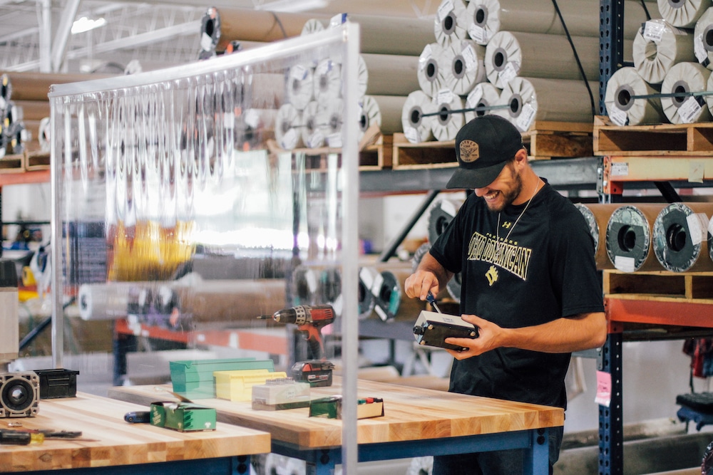 personal-safety-partitions-manufacturing-sneeze-guard