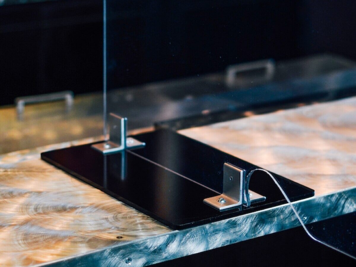 goffs-barguard-photos-02-bar-top-divider