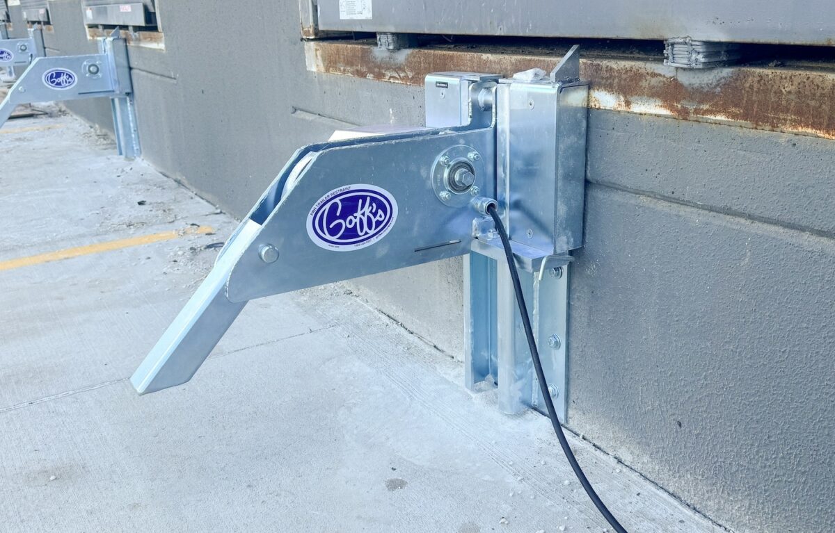 goffs-trailerrestraint-nj-1-trailer-restraint-loading-dock-restraint-dock-safety-system